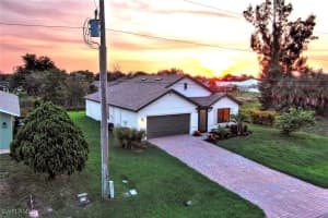 630 11th Place, Cape Coral, FL 33991 - MLS#225022237