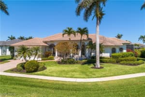 9 Acorn Ct, Marco Island