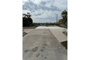 829 Oak Street, Fort Myers Beach, FL 33931 - MLS#225022295