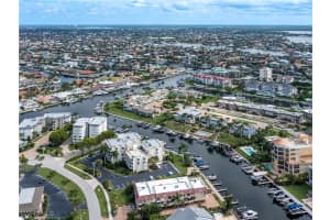 911 Huron Court, Marco Island, FL 34145 Sold 04/14/25