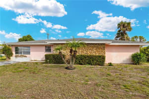802 Hillside Street, Lehigh Acres, FL 33936 Sold 04/25/25