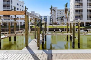 4265 BAY BEACH Lane, Fort Myers Beach, FL 33931 - MLS#225022587