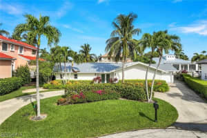 1250 Tuna Court, Naples, FL 34102 - MLS#225022611