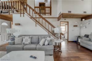405 Riverside Dr, Everglades City