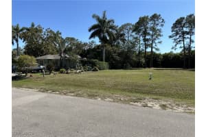 734 Pine Cone Lane, Naples, FL 34104 - MLS#225022918