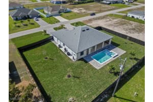 611 25th Terrace, Cape Coral, FL 33993 - MLS#225022954