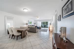 1672 Spoonbill Ln 1672, Naples