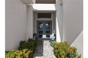 8909 Redonda Drive, Naples, FL 34114 Sold 08/26/25