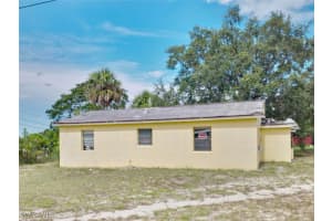 304 24TH Place, Vero Beach, FL 32962 Sold 03/25/25