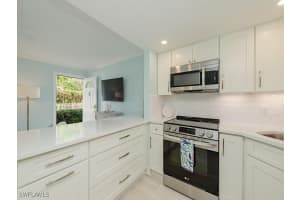 950 7th Avenue, Naples, FL 34102 Sold 06/16/25