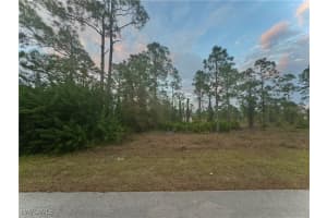 937 Alcalde Street, Lehigh Acres, FL 33974 - MLS#225023468