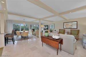 103 Clubhouse Dr 351, Naples