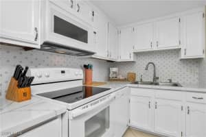 180 Seaview Court, Marco Island, FL 34145 - MLS#225023600