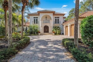 837 Barcarmil Way, Naples