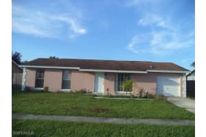 888 Ridgeway Dr, North Fort Myers