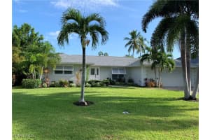 675 Wedge Drive, Naples, FL 34103 Sold 05/02/25