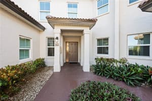 500 Diamond Cir 503, Naples