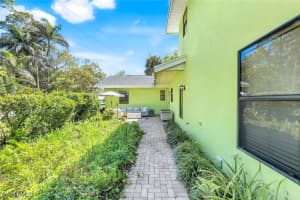 1275 8th Avenue, Naples, FL 34102 - MLS#225024645
