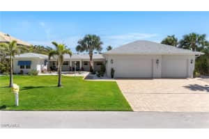 430 Connecticut Street, Fort Myers Beach, FL 33931 Sold 05/12/25