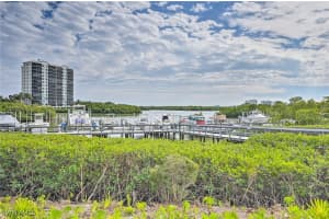 320 Horse Creek Dr 102, Naples