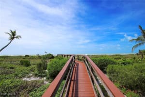 2611 Gulf Drive, Sanibel, FL 33957 Sold 07/17/25