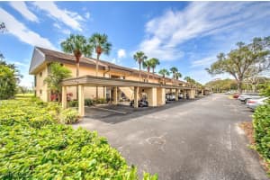 5970 Trailwinds Dr 111, Fort Myers