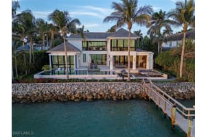 700 Admiralty Parade W, Naples, FL 34102 Sold 04/10/25
