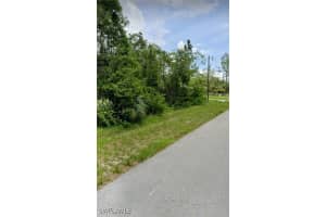 3848/3850 Hillandale Street, Fort Myers, FL 33905 Sold 05/02/25