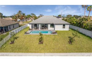 318 15th Terrace, Cape Coral, FL 33990 - MLS#225025374