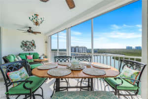 425 Dockside Drive, Naples, FL 34110 Sold 04/28/25