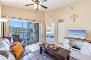 4222 Bellasol Cir 923, Fort Myers