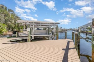 11181 Azalea Ln, Fort Myers Beach