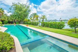 222 BAY Point, Naples, FL 34103-4018 - MLS#225025629