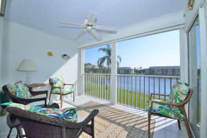 20121 Ian Ct 206, Estero