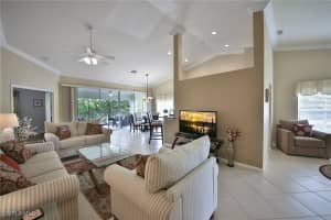 5615 Northboro Dr 202, Naples