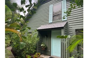1281 Solana Rd, Naples