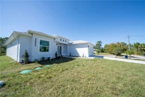 3005 52nd St W, Lehigh Acres