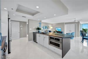 6585 NICHOLAS Boulevard, Naples, FL 34108 - MLS#225026259