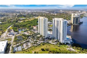 3000 Oasis Grand Blvd 1004 Fort Myers, FL 33916 - Off Market
