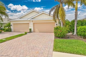 14919 Edgewater Cir, Naples