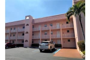 180 Turtle Lake Ct 105, Naples