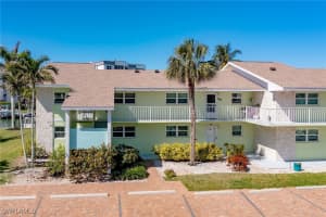 860 Panama Court, Marco Island, FL 34145 Sold 04/23/25