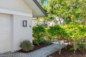 19 Winewood Court, Fort Myers, FL 33919 - MLS#225027080