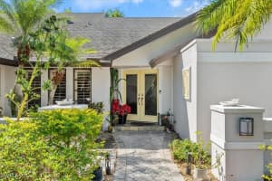 19 Winewood Court, Fort Myers, FL 33919 - MLS#225027080