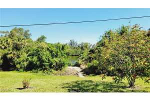 11 Shoreland Drive, Fort Myers, FL 33905 - MLS#225027309
