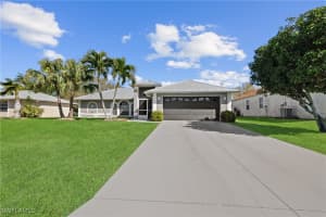 605 29th Terrace, Cape Coral, FL 33914 - MLS#225027327