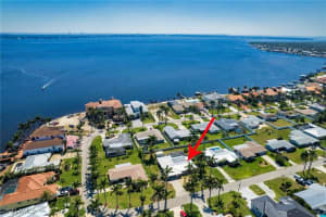 450 Bayshore Drive, Cape Coral, FL 33904 Sold 05/20/25