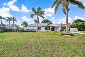 1026 Town And River Drive, Fort Myers, FL 33919 - MLS#225027350