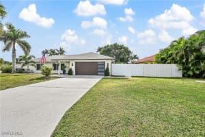 1026 Town And River Drive, Fort Myers, FL 33919 - MLS#225027350