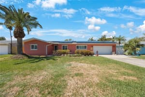 1694 Harbor Cir W, Largo